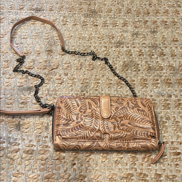 Elegant Tan Leather Women's Bag - Picture 1 of 12